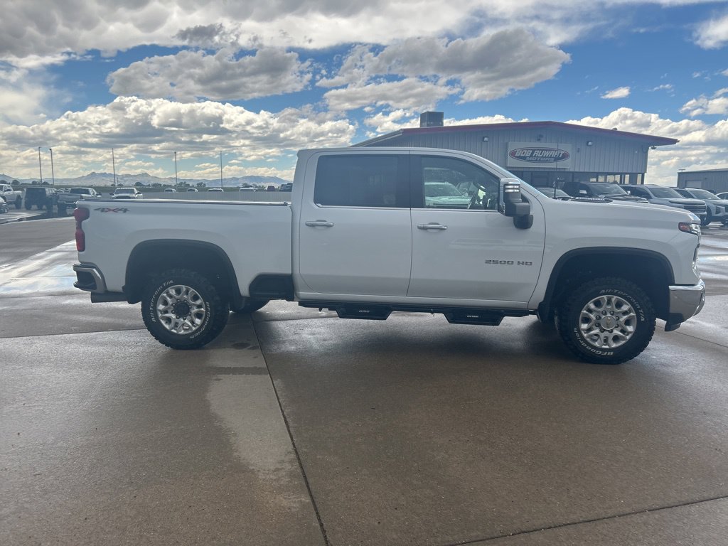 Used 2024 Chevrolet Silverado 2500 LTZ AWD/4WD image 6