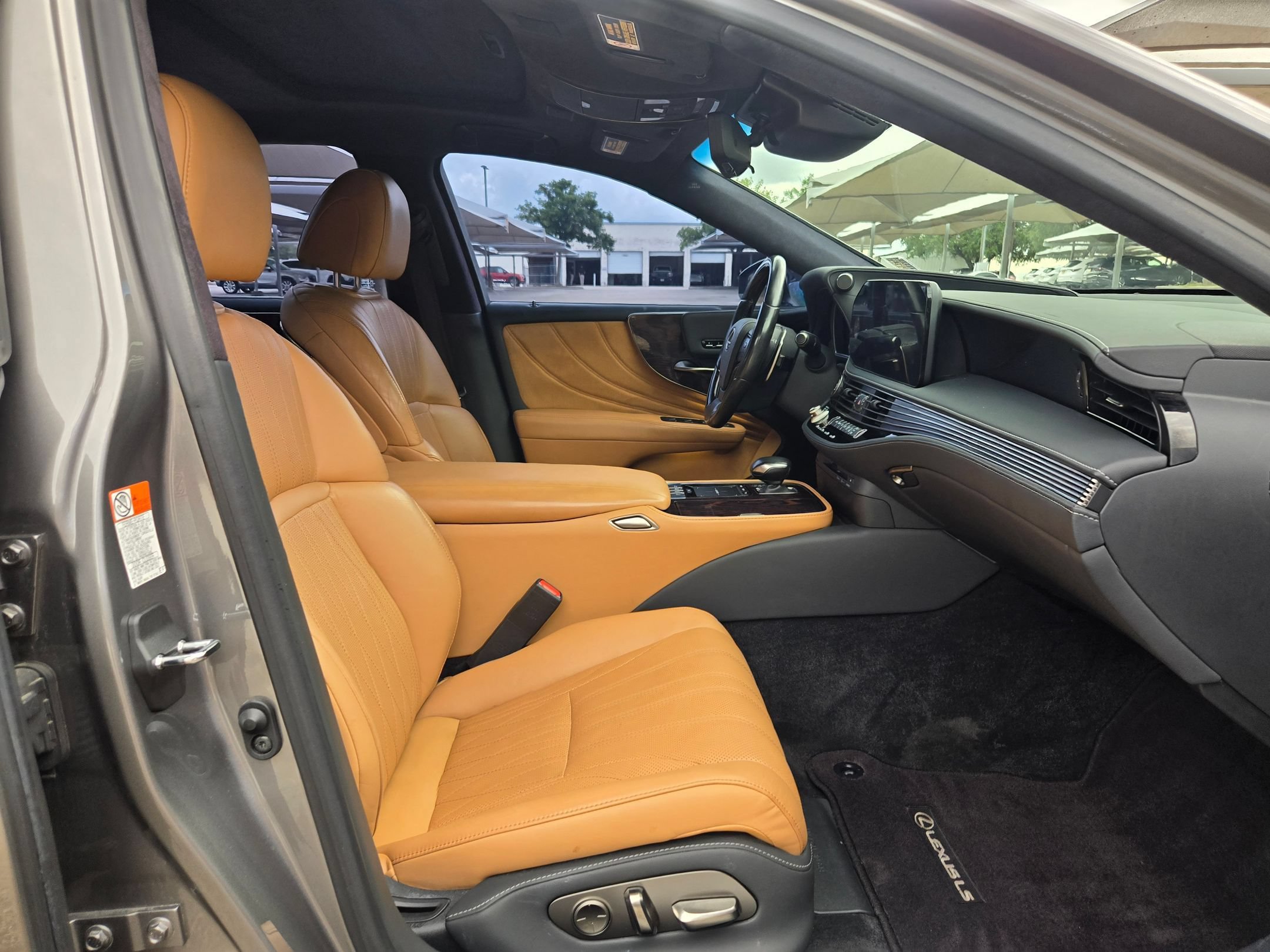 Used 2022 Lexus LS 500 AWD w/ Interior Upgrade Package image 27
