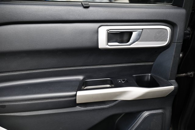 Used 2022 Ford Explorer Limited w/ Equipment Group 301A image 23