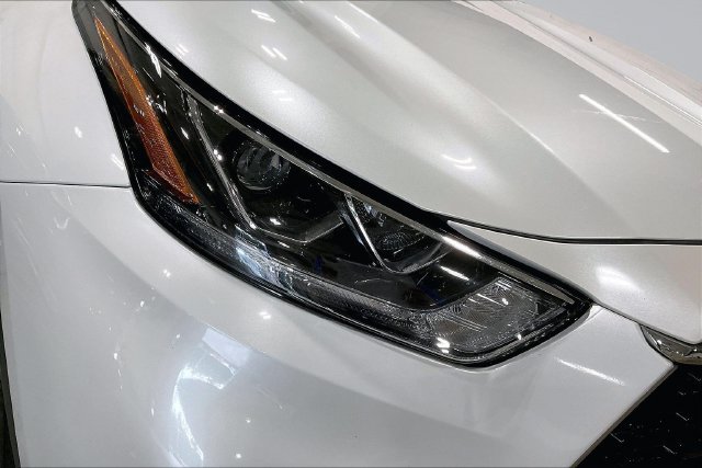 Used 2022 Toyota Highlander Limited AWD/4WD image 32