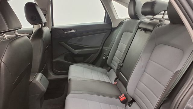 Used 2025 Volkswagen Jetta SE image 18