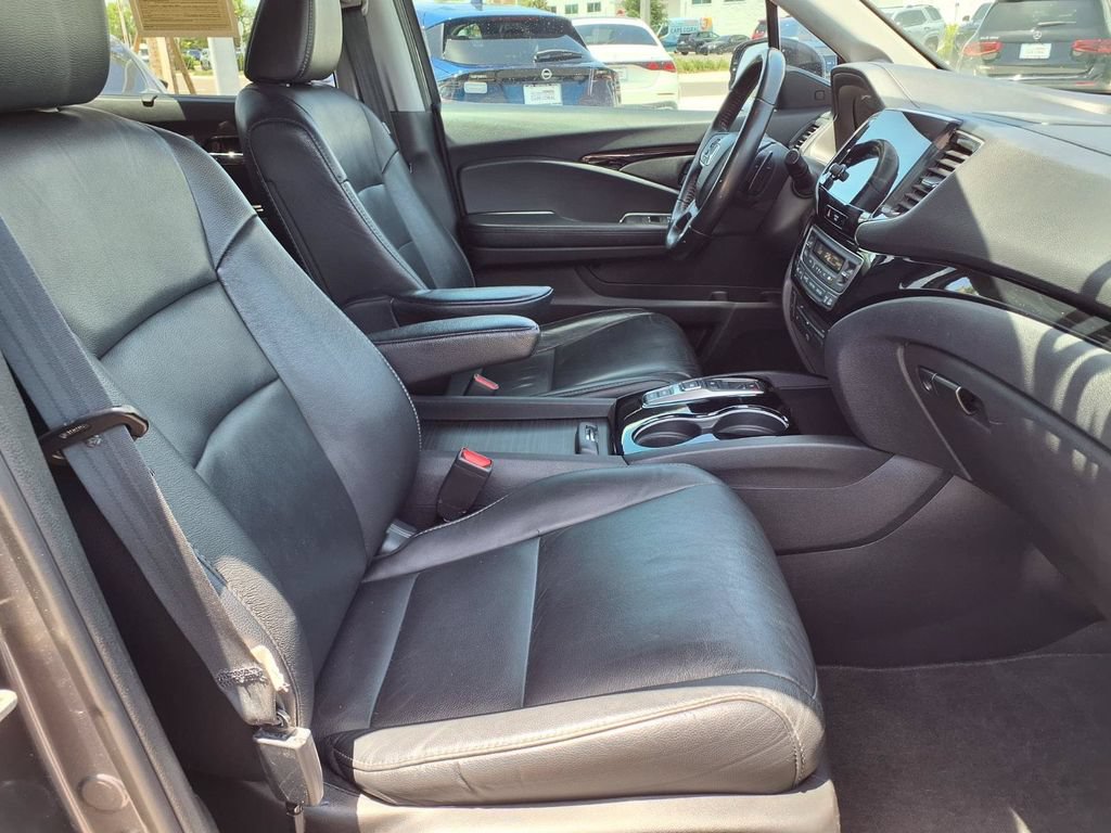 Used 2020 Honda Pilot Touring image 12