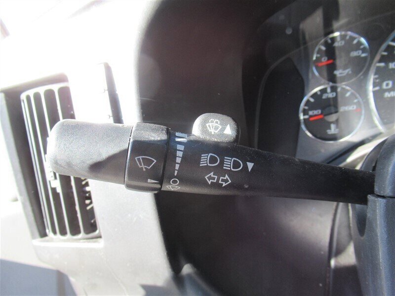 Used 2014 Chevrolet Express 2500 RWD image 17