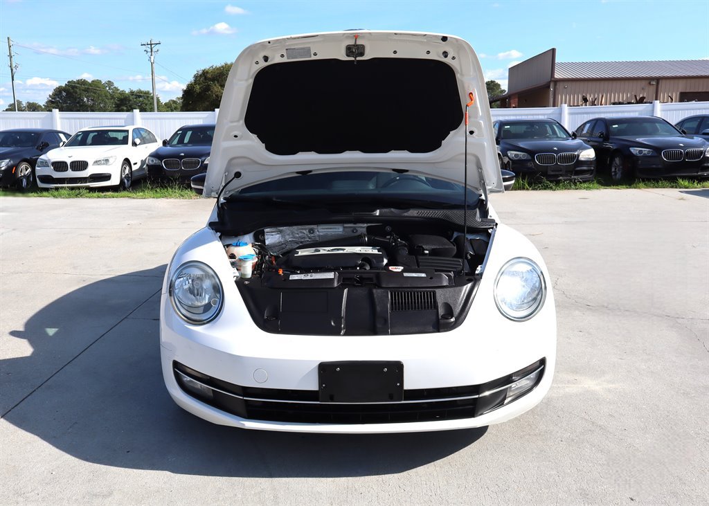 Used 2012 Volkswagen Beetle 2.0T FWD image 35