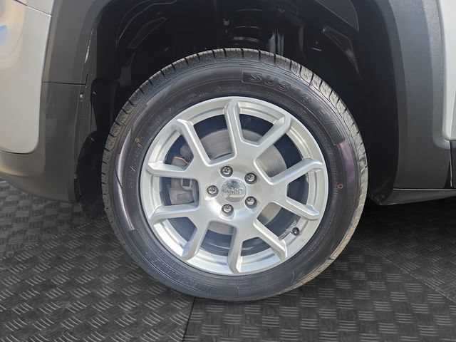 Used 2019 Jeep Renegade Latitude AWD/4WD image 35