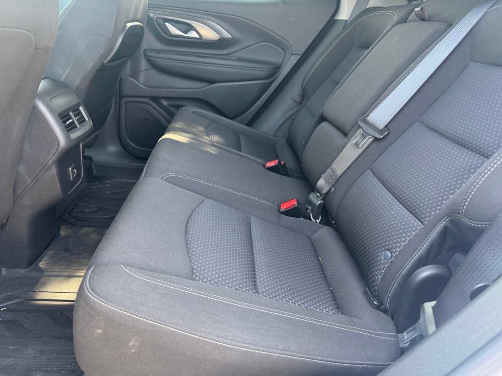 Used 2024 GMC Terrain SLE w/ Elevation Edition FWD image 11