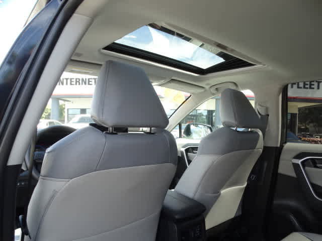 Used 2025 Toyota RAV4 Limited w/ Advanced Technology Package image 22