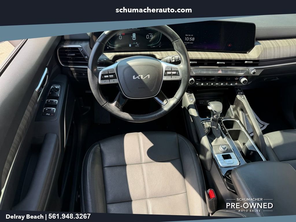 Used 2025 Kia Telluride EX w/ EX Captain's Chair Package FWD image 13