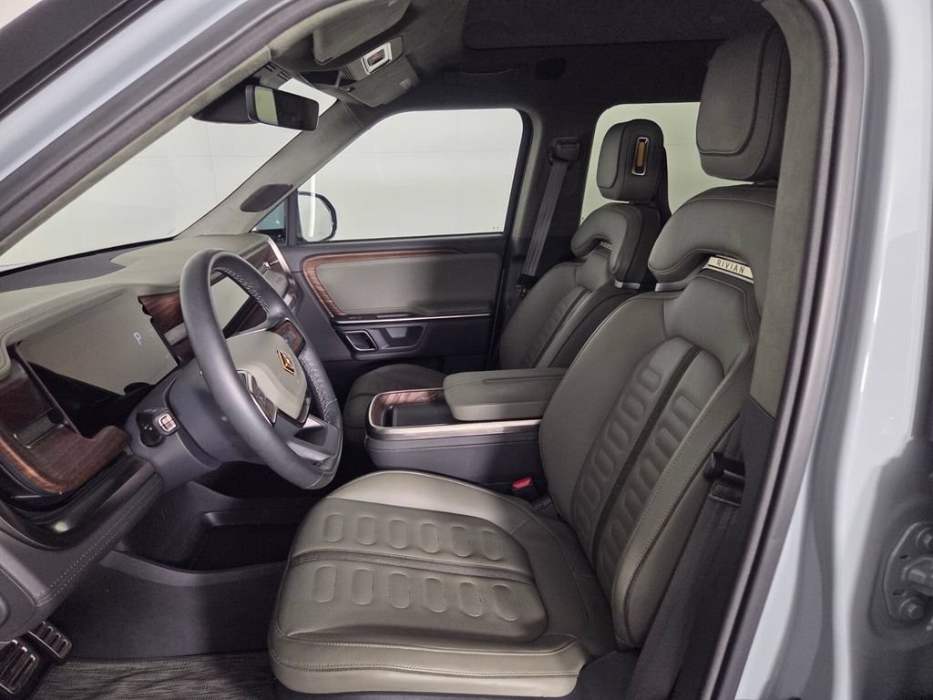Used 2024 Rivian R1S Adventure AWD/4WD image 9