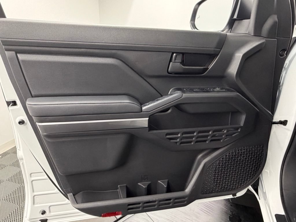Used 2026 Toyota Tacoma SR5 RWD image 19