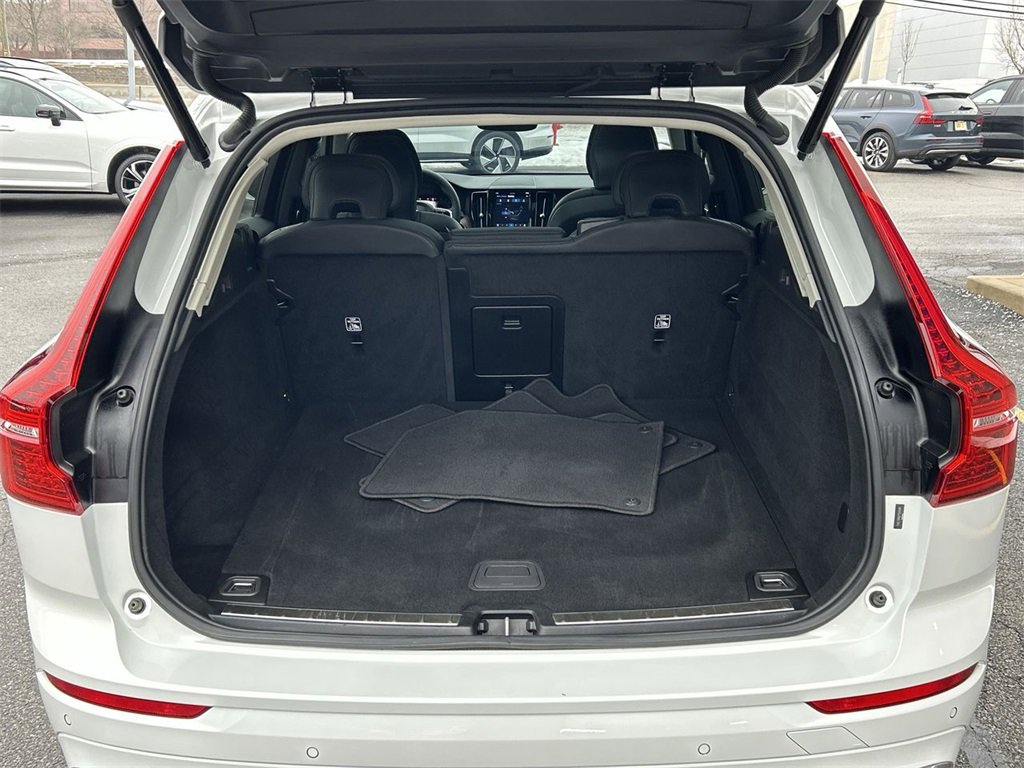 Certified 2023 Volvo XC60 B5 Plus w/ Climate Package image 27