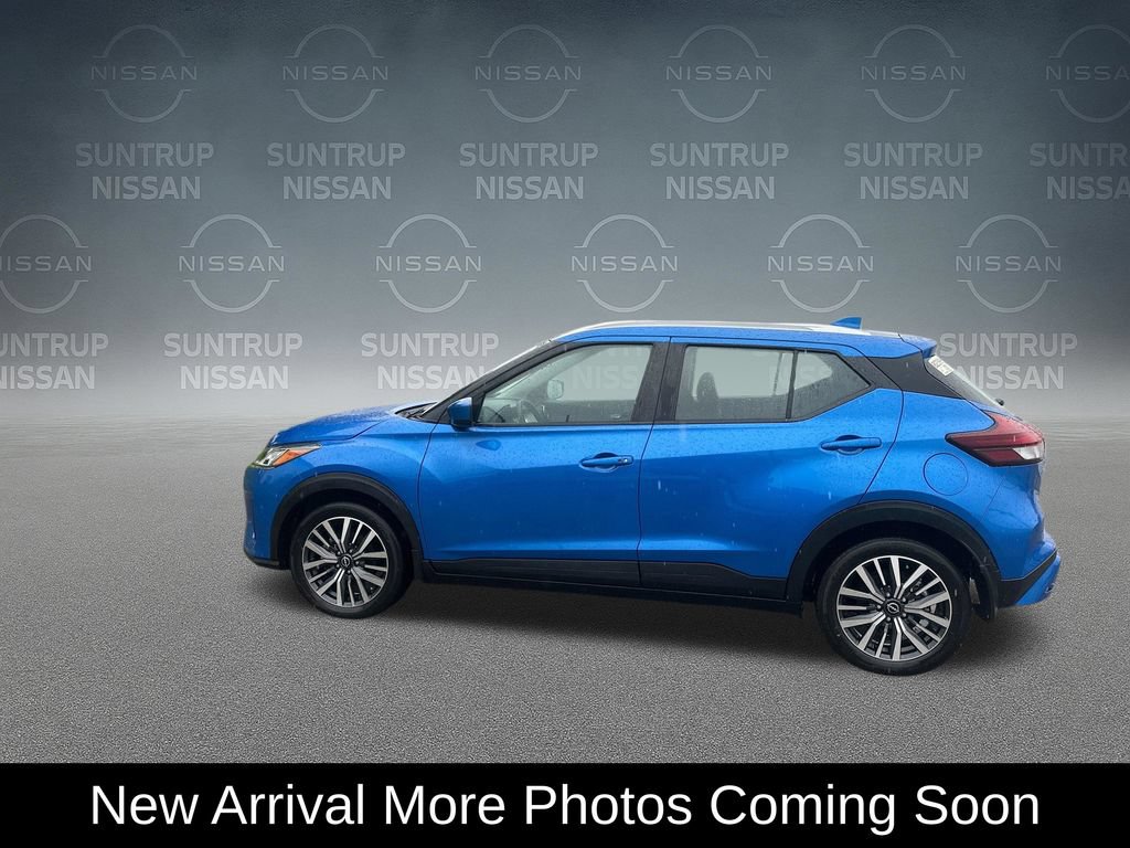 Used 2023 Nissan Kicks SV FWD image 2
