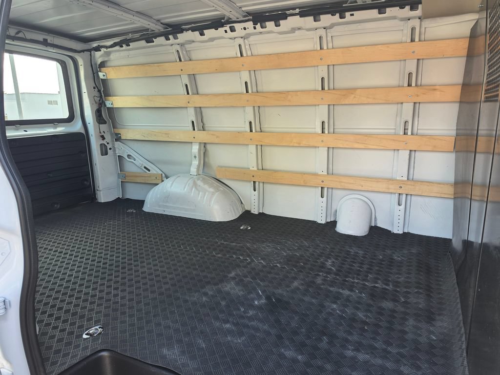 Certified 2025 Chevrolet Express 2500 w/ Driver Convenience Package RWD image 34