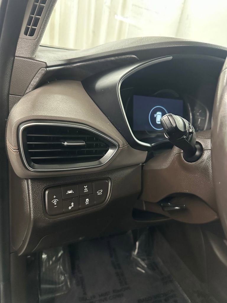 Used 2019 Hyundai Santa Fe AWD image 15