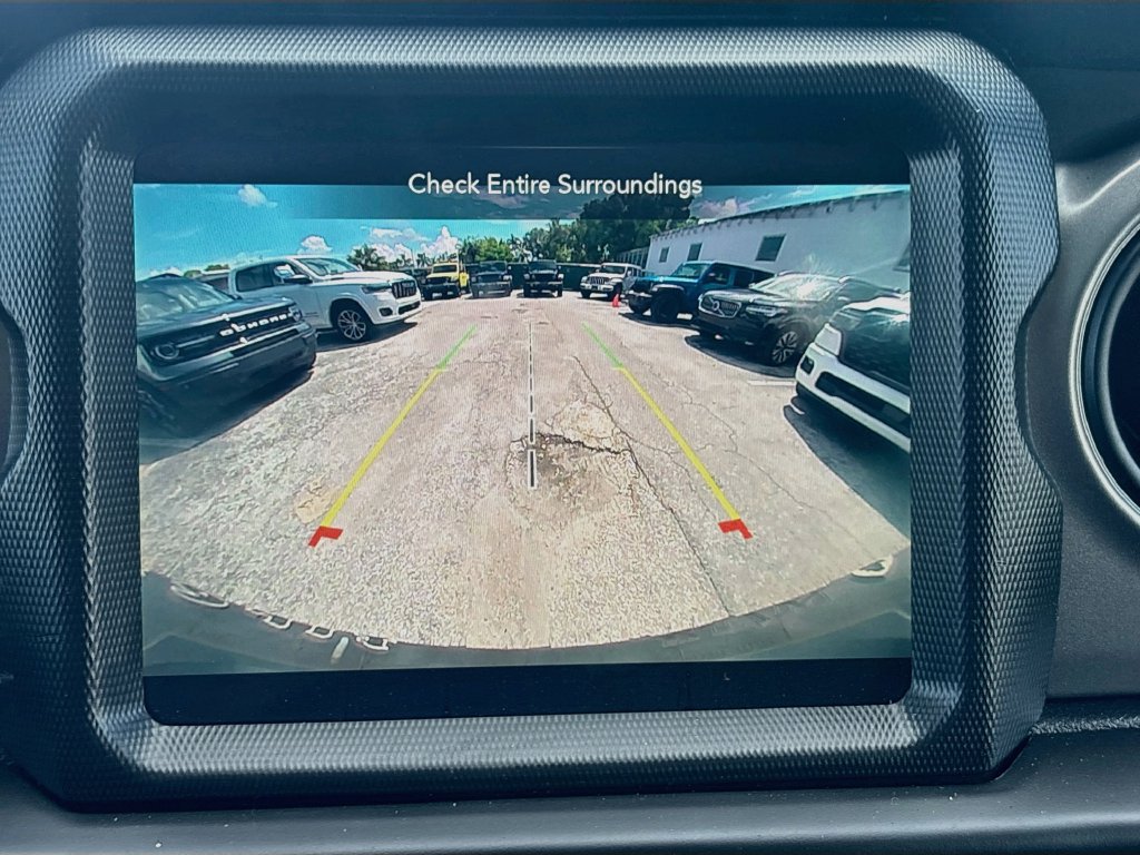 Certified 2023 Jeep Wrangler Unlimited w/ 8.4" Radio Group AWD/4WD image 15