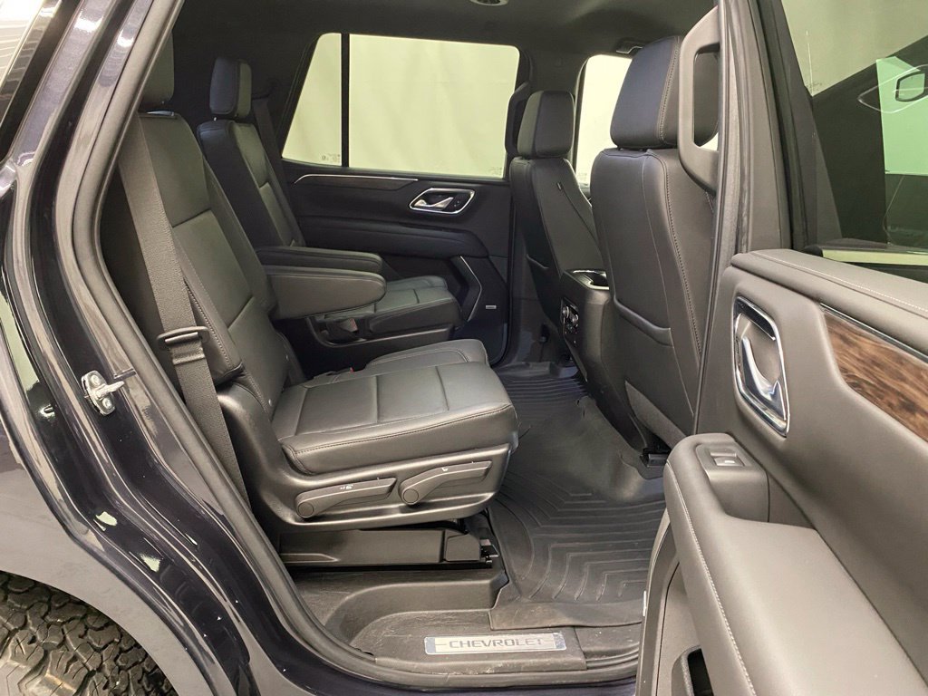 Used 2022 Chevrolet Tahoe LT w/ Luxury Package AWD/4WD image 17