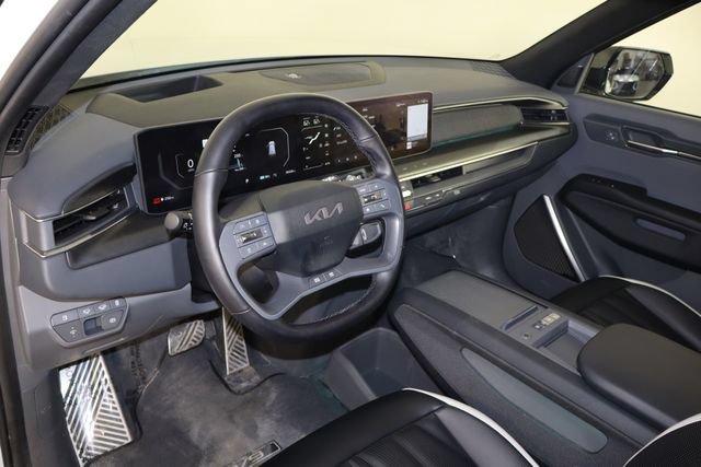 Certified 2024 Kia EV9 GT-Line AWD/4WD image 28