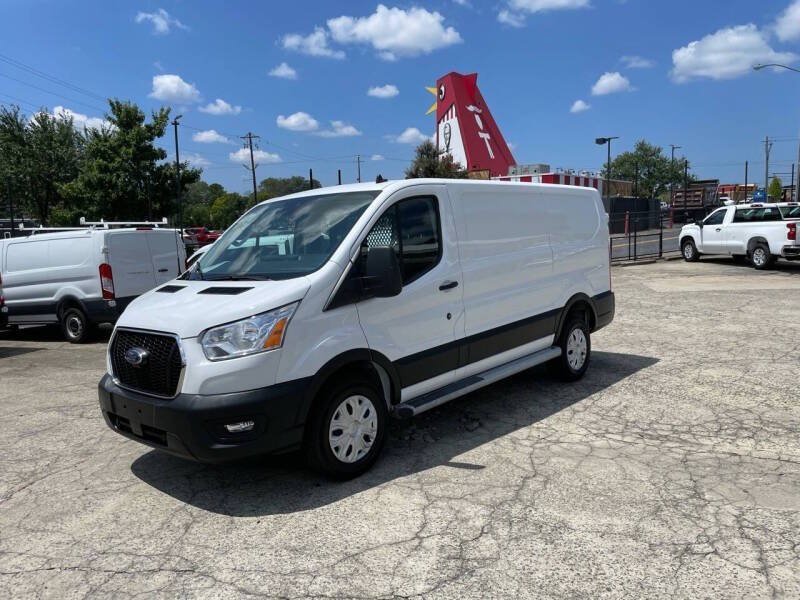 Used 2025 Ford Transit 250 Low Roof w/ Exterior Upgrade Package RWD image 4
