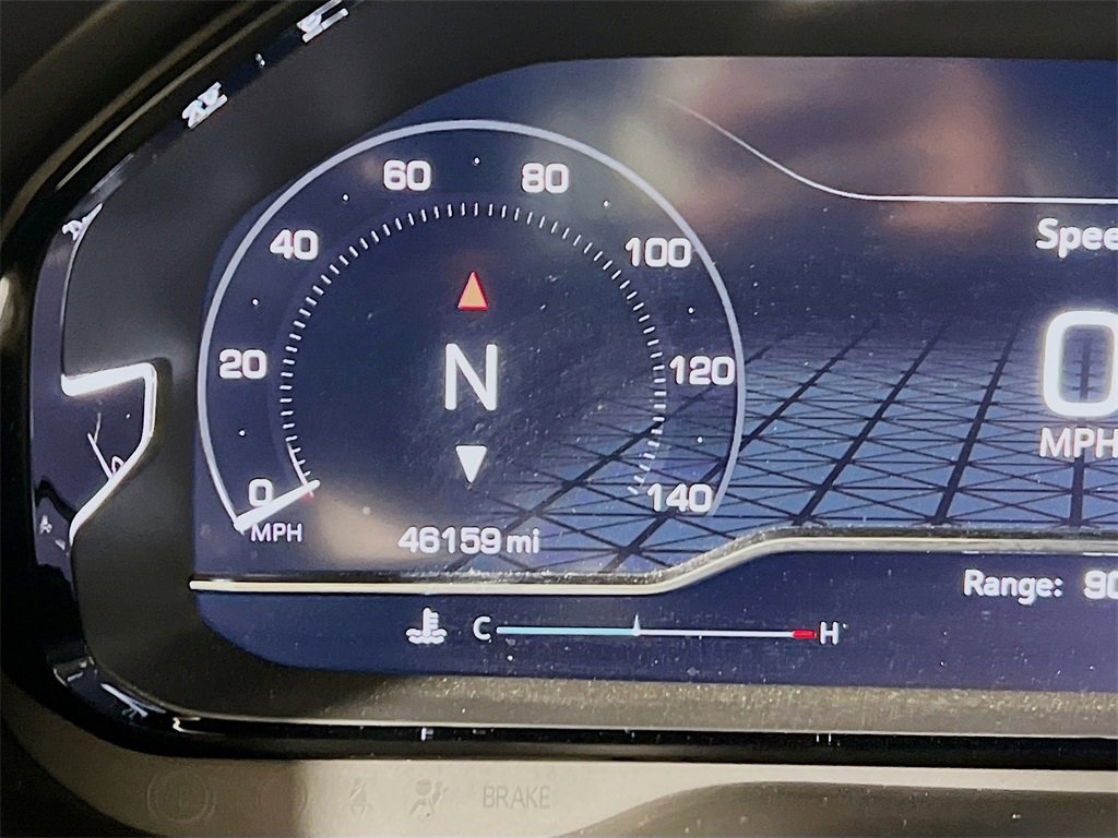 Used 2022 GMC Yukon Denali w/ Advanced Technology Package image 12