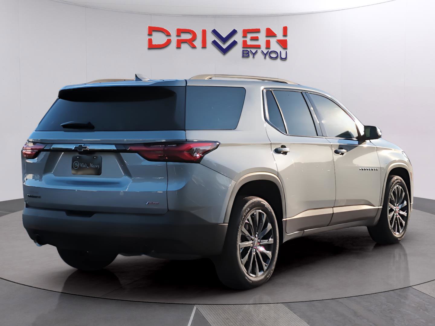 Used 2023 Chevrolet Traverse RS FWD image 5