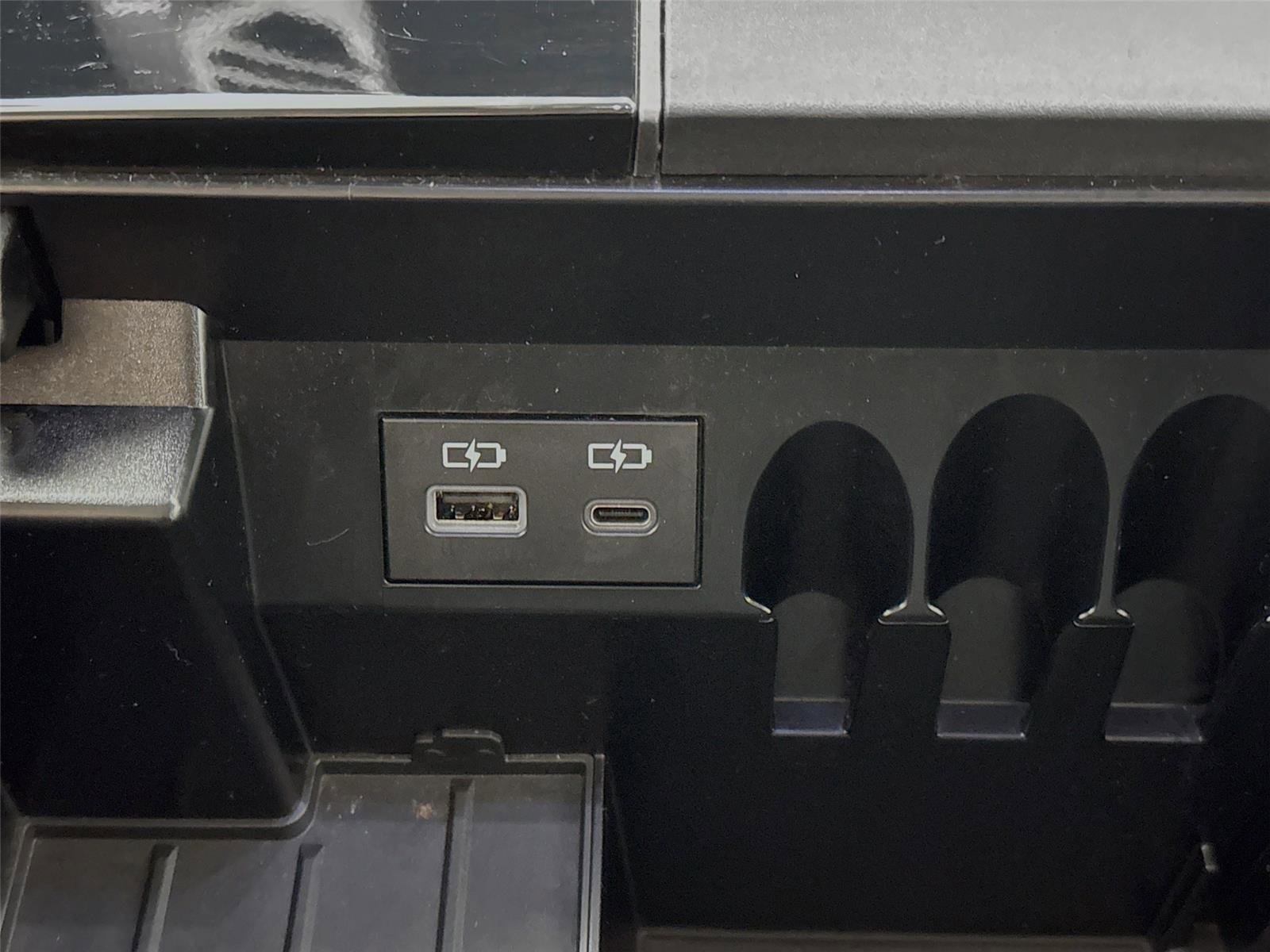 Used 2022 Toyota Tundra SR5 w/ SR5 Premium Package AWD/4WD image 37