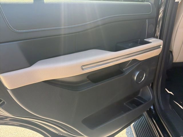 Used 2024 Ford Expedition Limited image 20