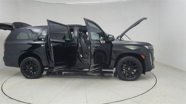 Used 2023 Cadillac Escalade ESV Sport Platinum w/ LPO, ONYX Package image 81