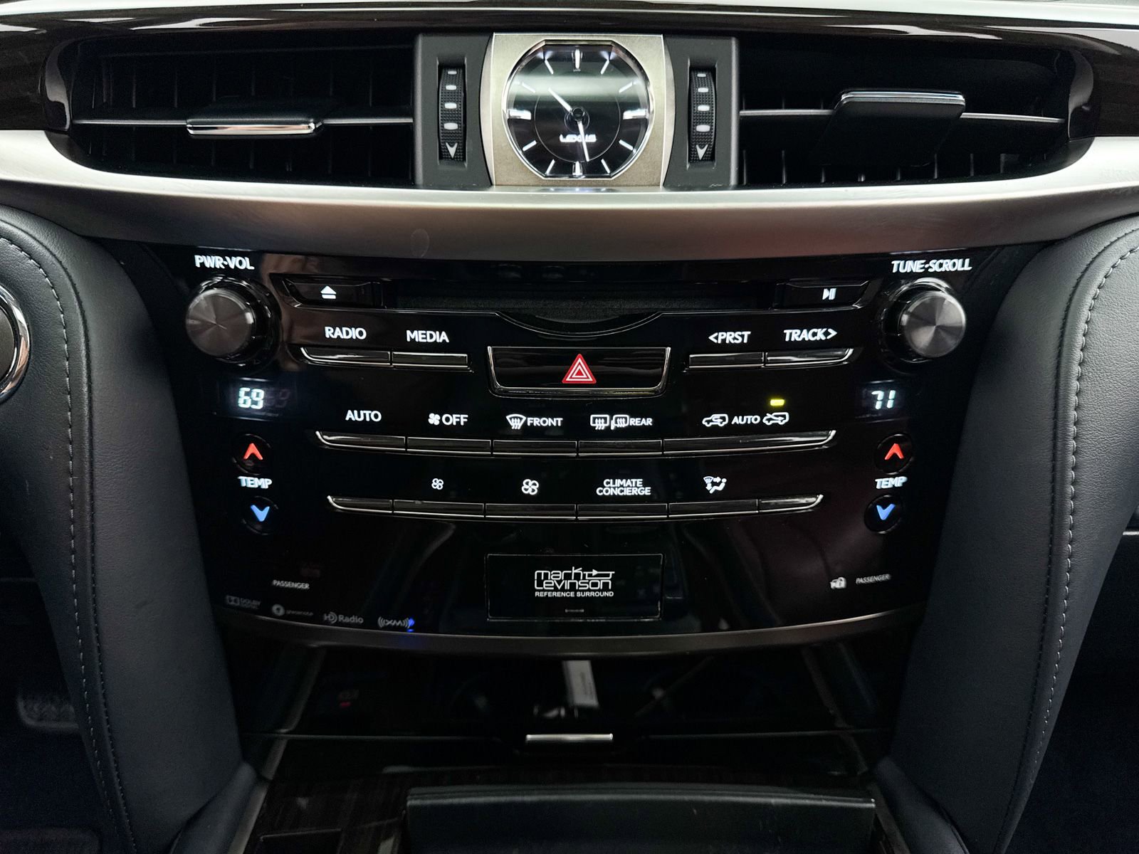Used 2018 Lexus LX 570 4WD w/ Luxury Package image 27