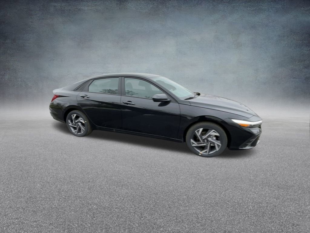 Certified 2025 Hyundai Elantra Sport image 27