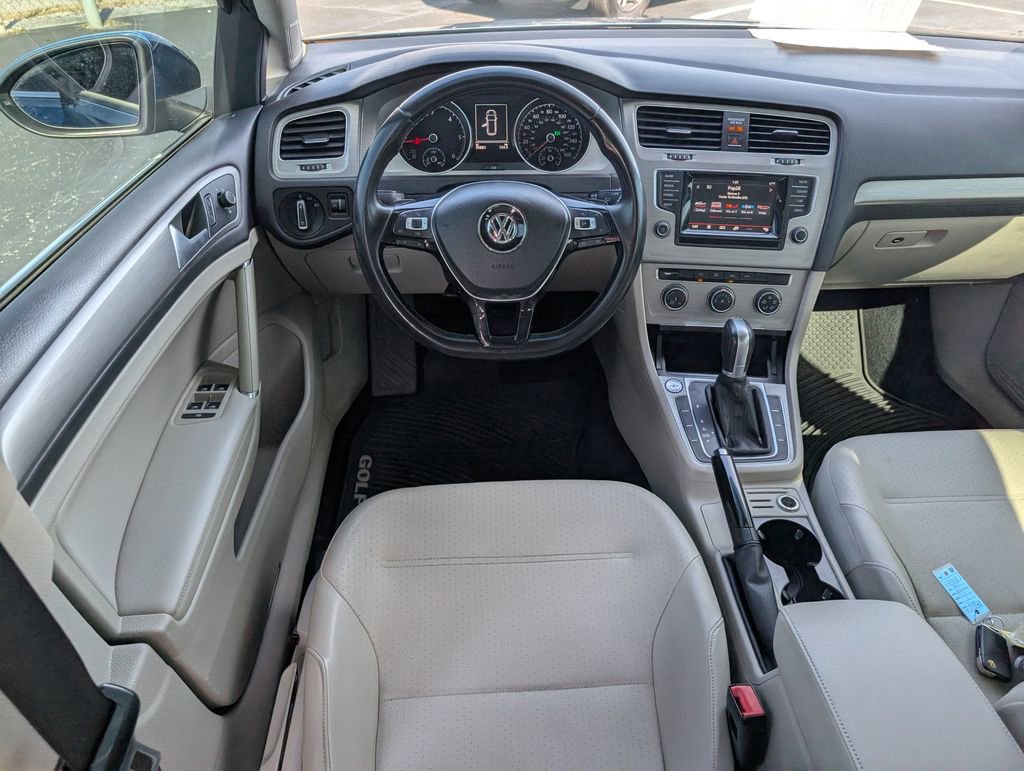 Used 2015 Volkswagen Golf TDI S image 11