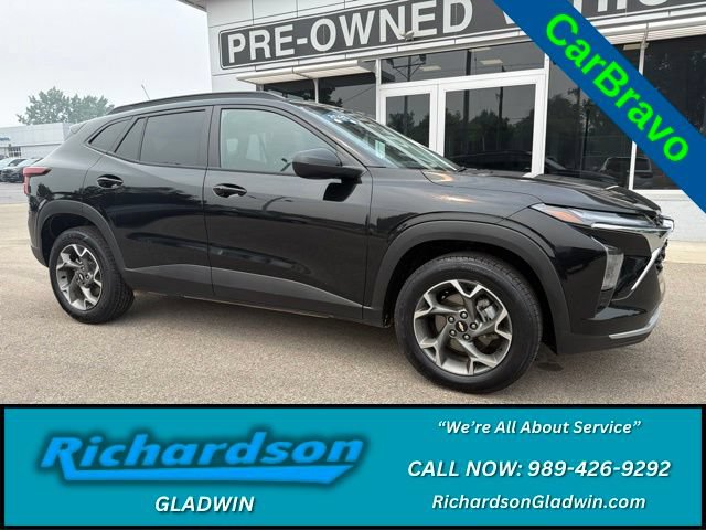Used 2025 Chevrolet Trax LT w/ Sunroof Package