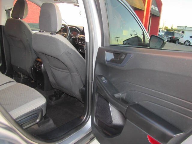 Used 2022 Ford Escape SE w/ Convenience Package FWD image 15