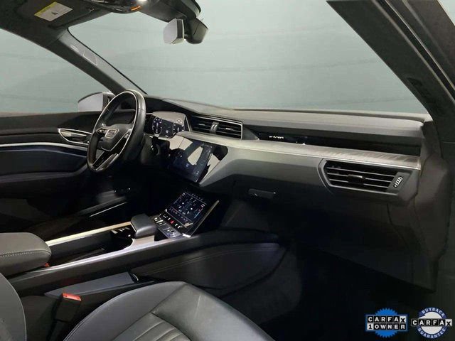Used 2024 Audi Q8 e-tron Premium Plus image 85