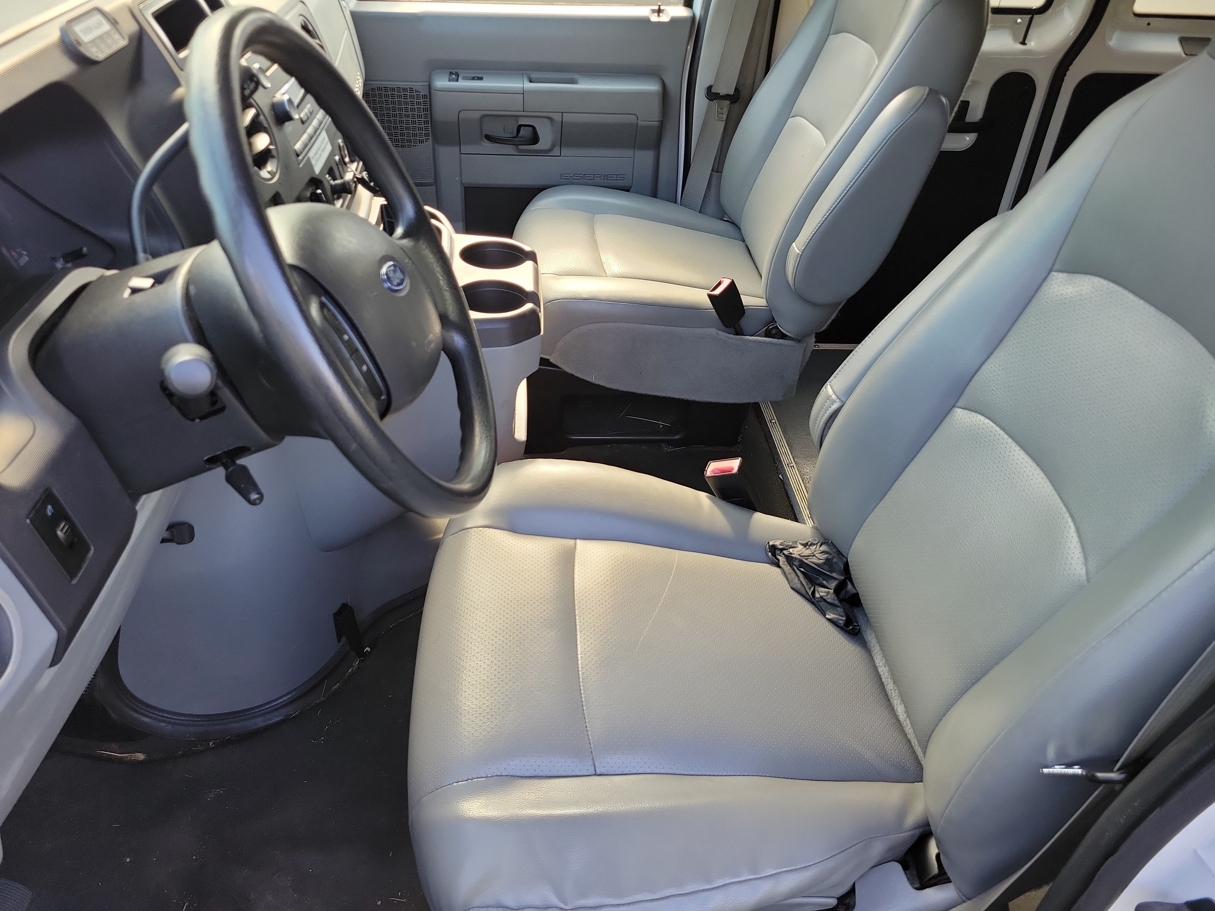 Used 2012 Ford E-350 and Econoline 350 Extended Super Duty w/ PWR Group RWD image 12