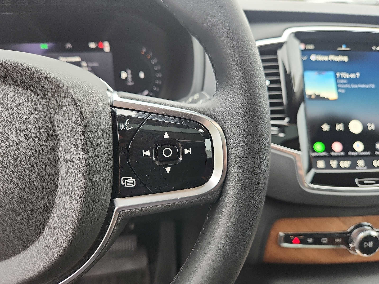 Certified 2024 Volvo XC90 B6 Plus w/ Protection Package Premier AWD/4WD image 20