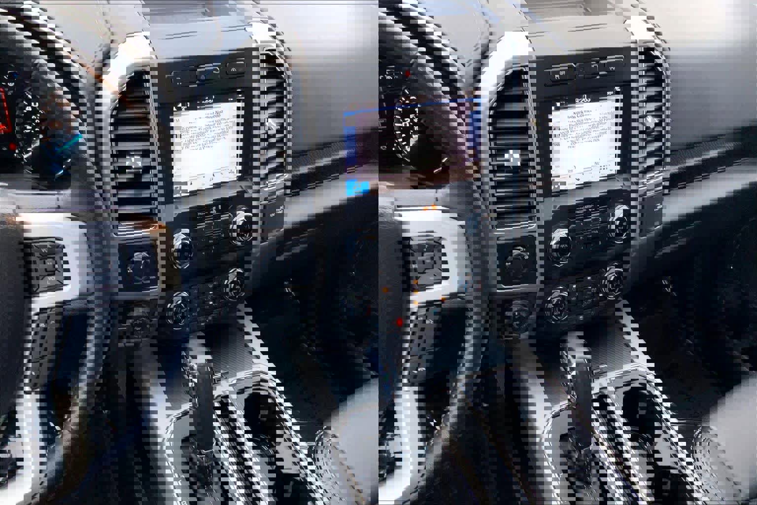 Used 2019 Ford F150 Lariat w/ Equipment Group 502A Luxury image 6