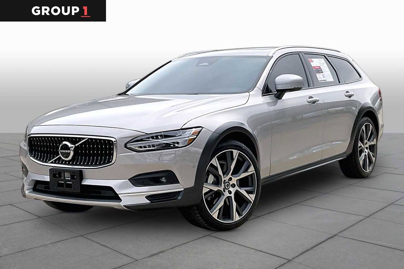 Used 2025 Volvo V90 B6 Cross Country Ultra w/ Protection Package Premier image 1