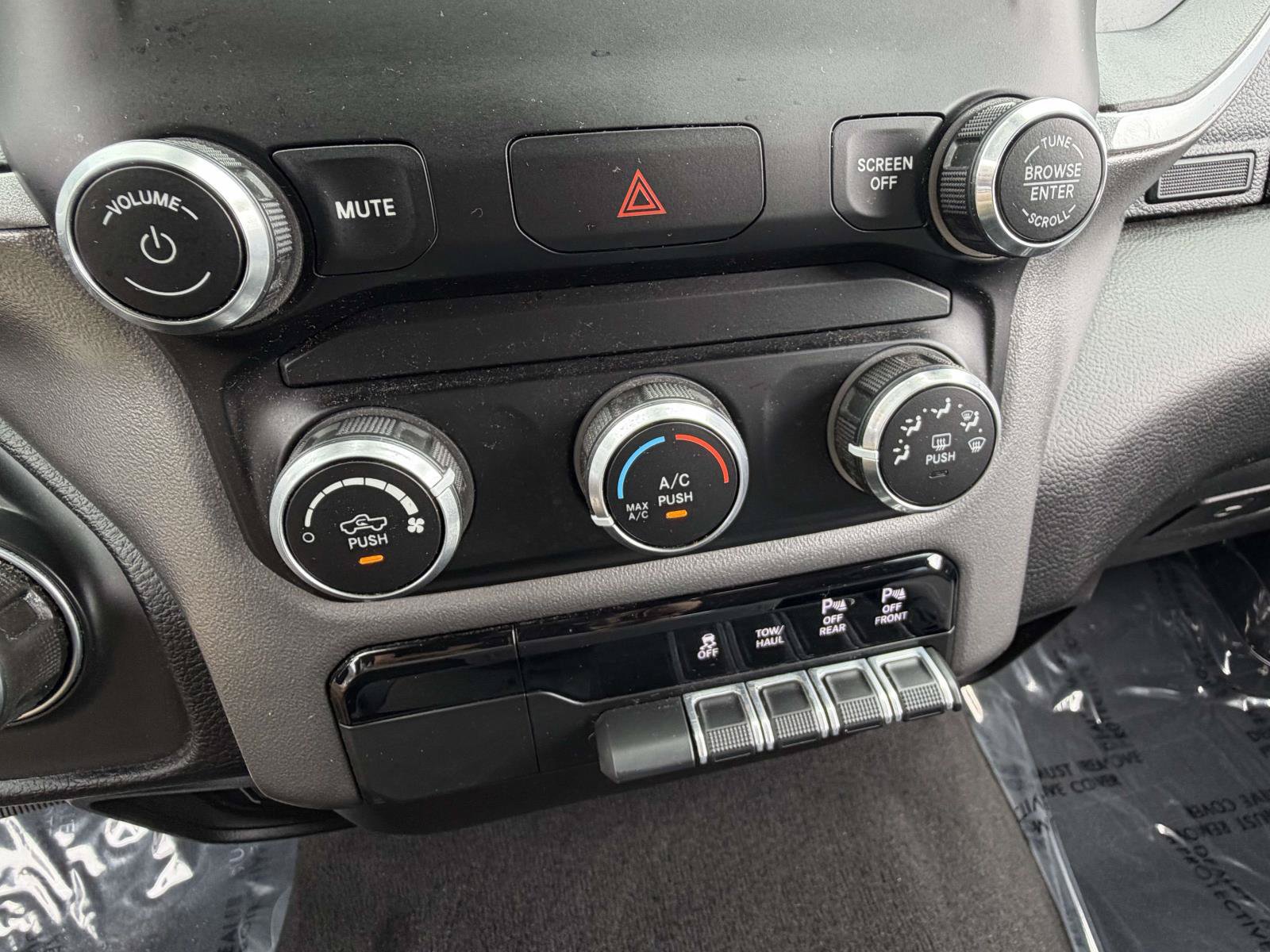 Used 2019 RAM 1500 Big Horn AWD/4WD image 13