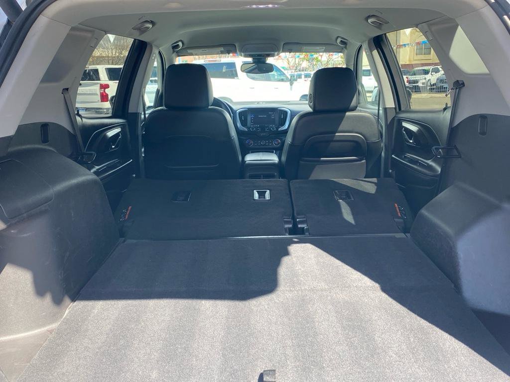 Used 2024 GMC Terrain SLT image 16