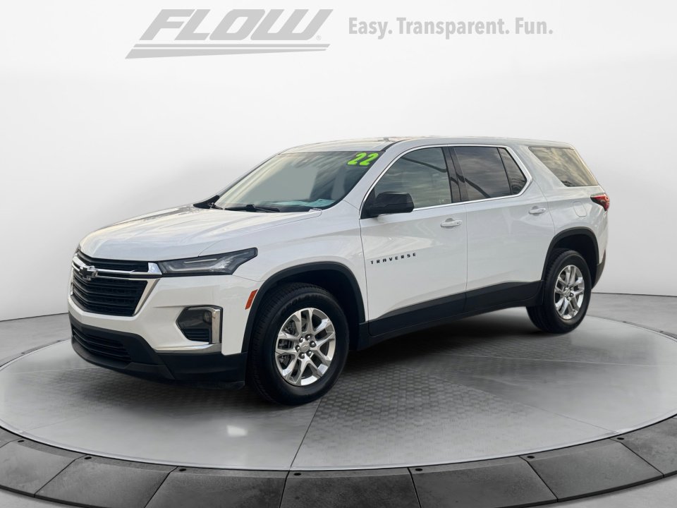 Used 2022 Chevrolet Traverse LS image 3