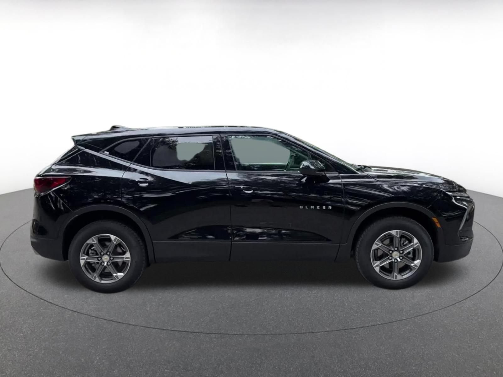 Used 2026 Chevrolet Blazer LT FWD image 16