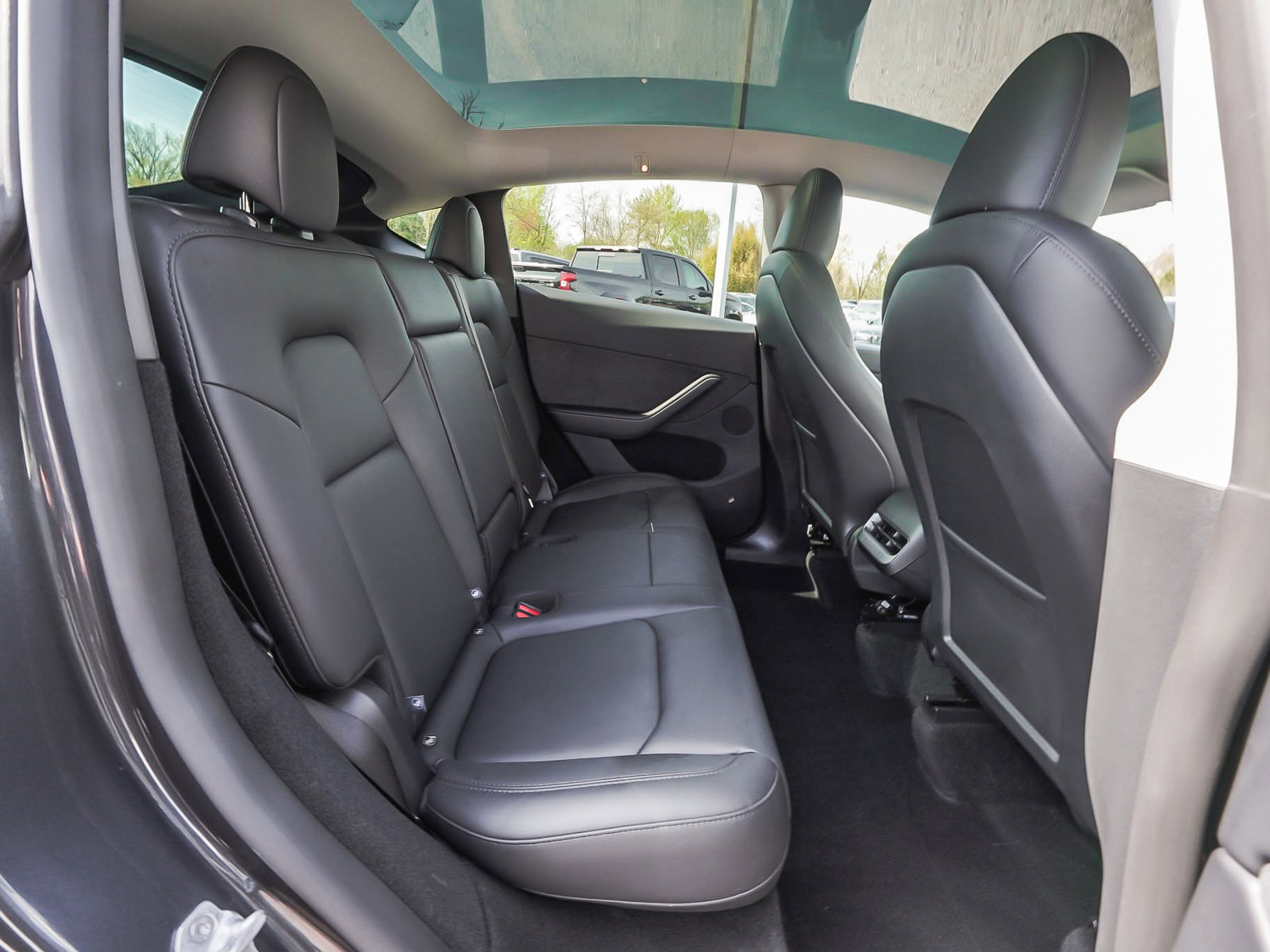 Used 2025 Tesla Model Y Long Range AWD/4WD image 32