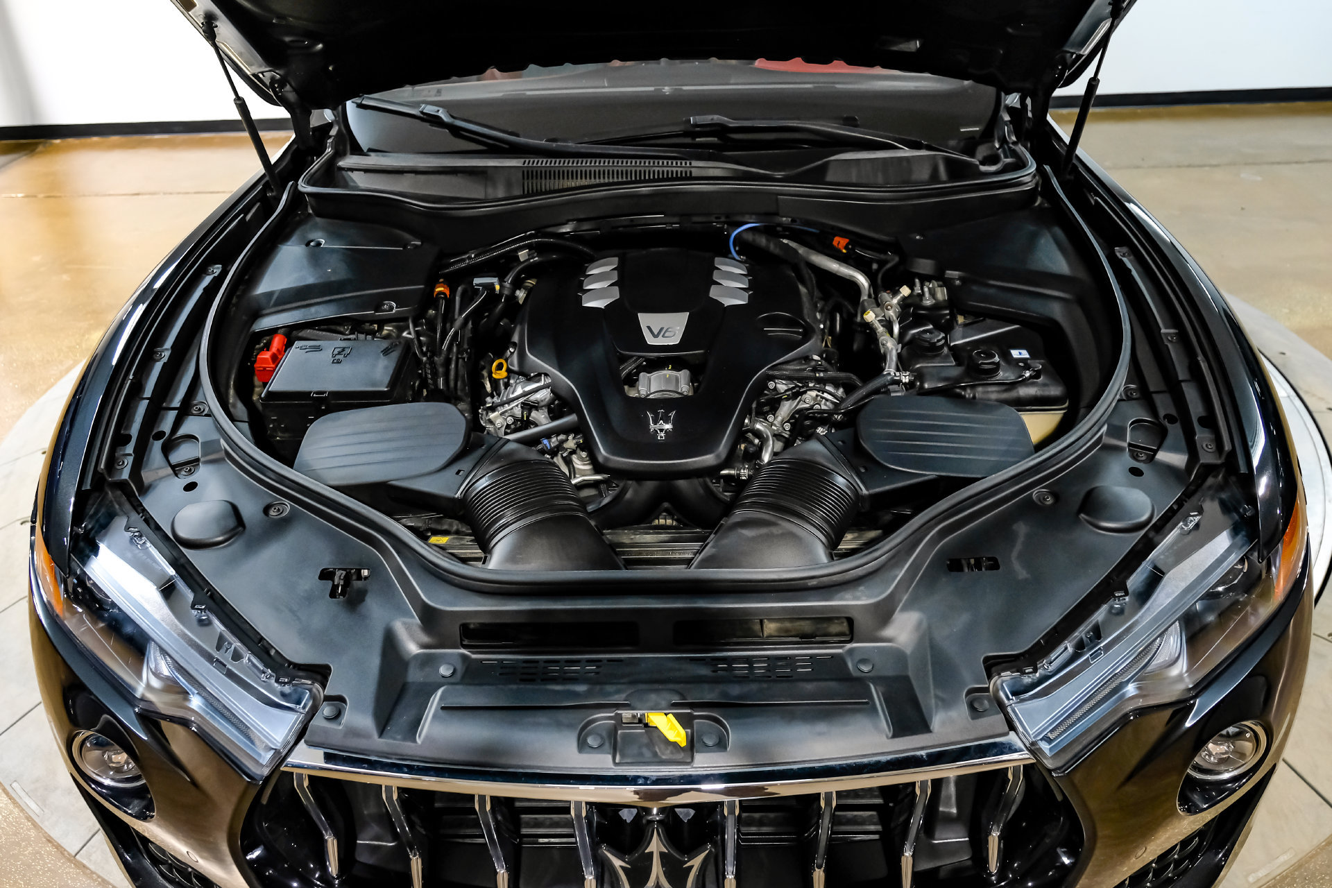 Used 2023 Maserati Levante GT AWD/4WD image 53