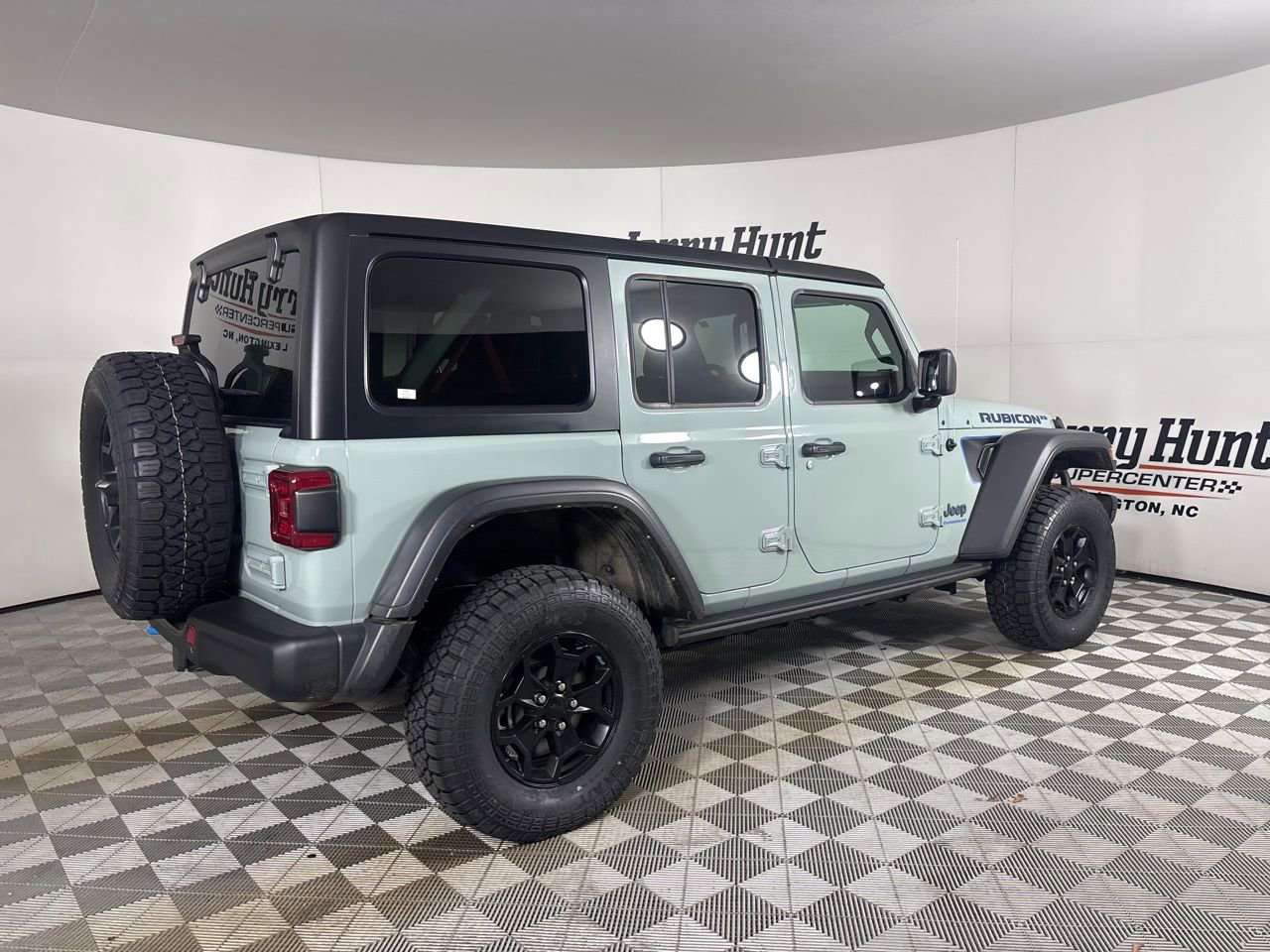 Used 2023 Jeep Wrangler Unlimited Rubicon 4xe AWD/4WD image 4