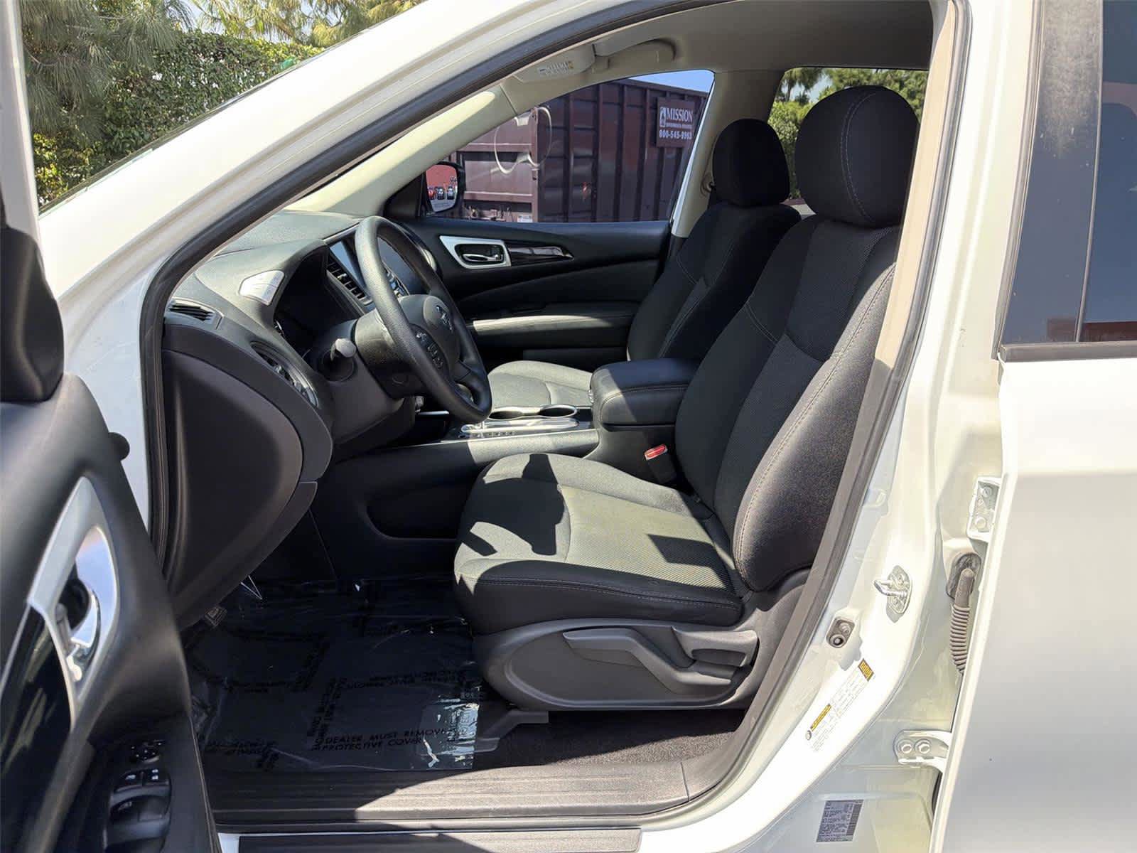Used 2018 Nissan Pathfinder S FWD image 12
