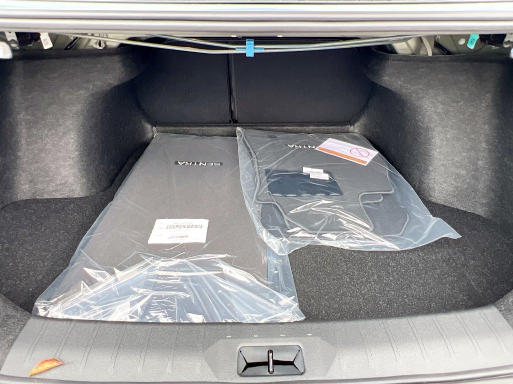 New 2026 Nissan Sentra SR w/ SR Premium Package FWD image 25