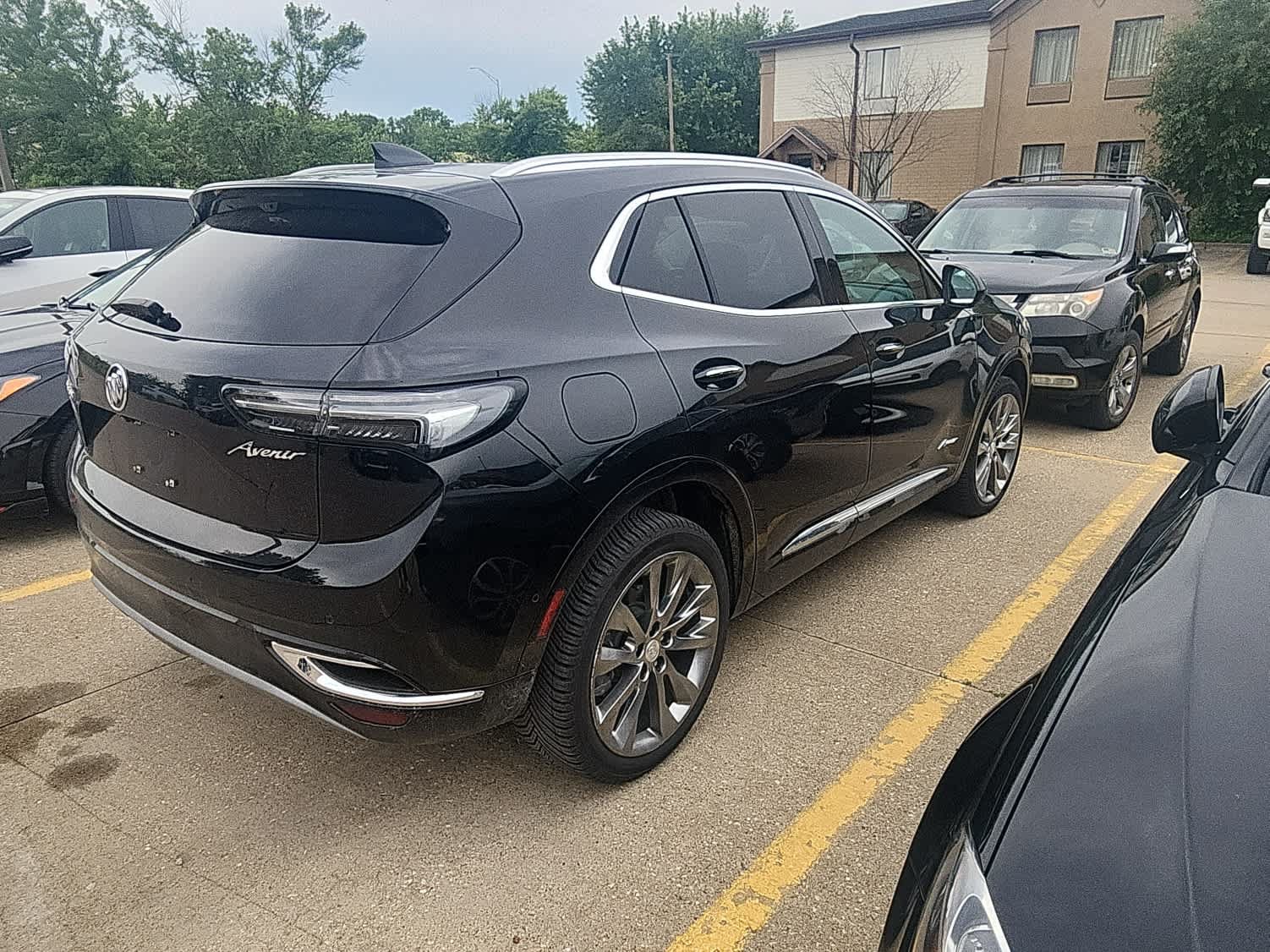 Used 2021 Buick Envision Avenir w/ Technology Package II AWD/4WD image 5