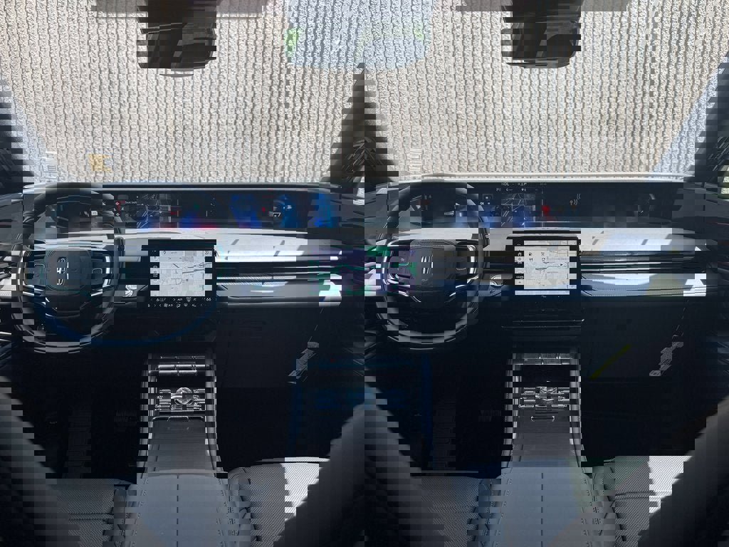 New 2025 Lincoln Nautilus Premier w/ Equipment Group 102A image 46