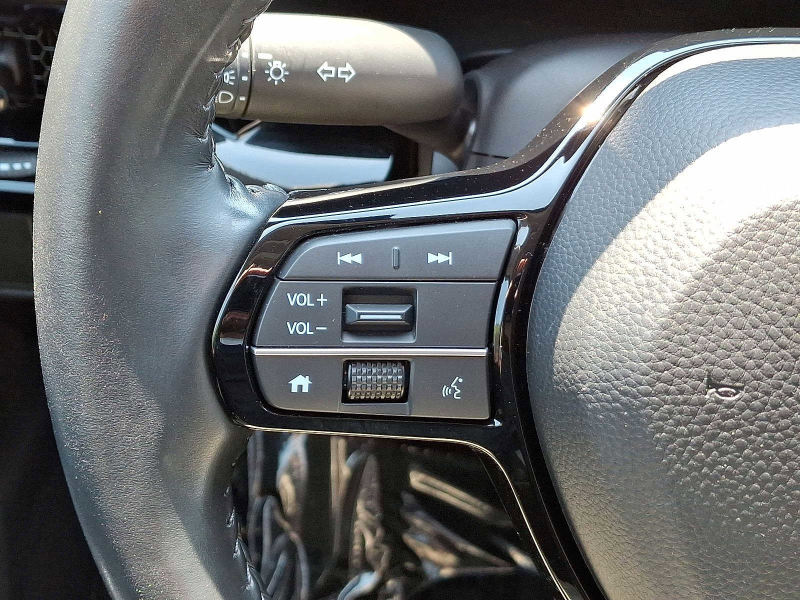 Used 2023 Honda CR-V EX-L image 23