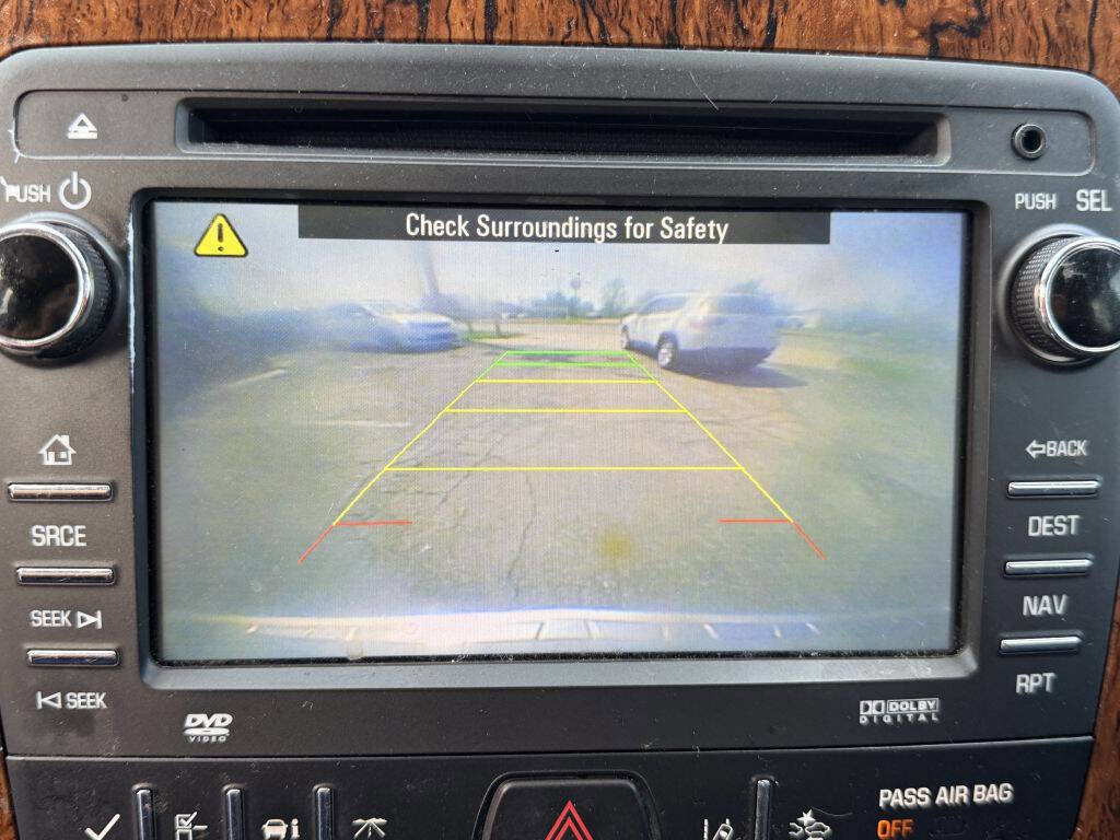 Used 2014 Chevrolet Traverse LTZ FWD image 24